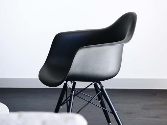 ValSmallBiz's tweet image. [from @eMarketer ] Consumers Are Warming Up to Purchasing Furniture Online. Learn more: ow.ly/6wiw30kw9pQ