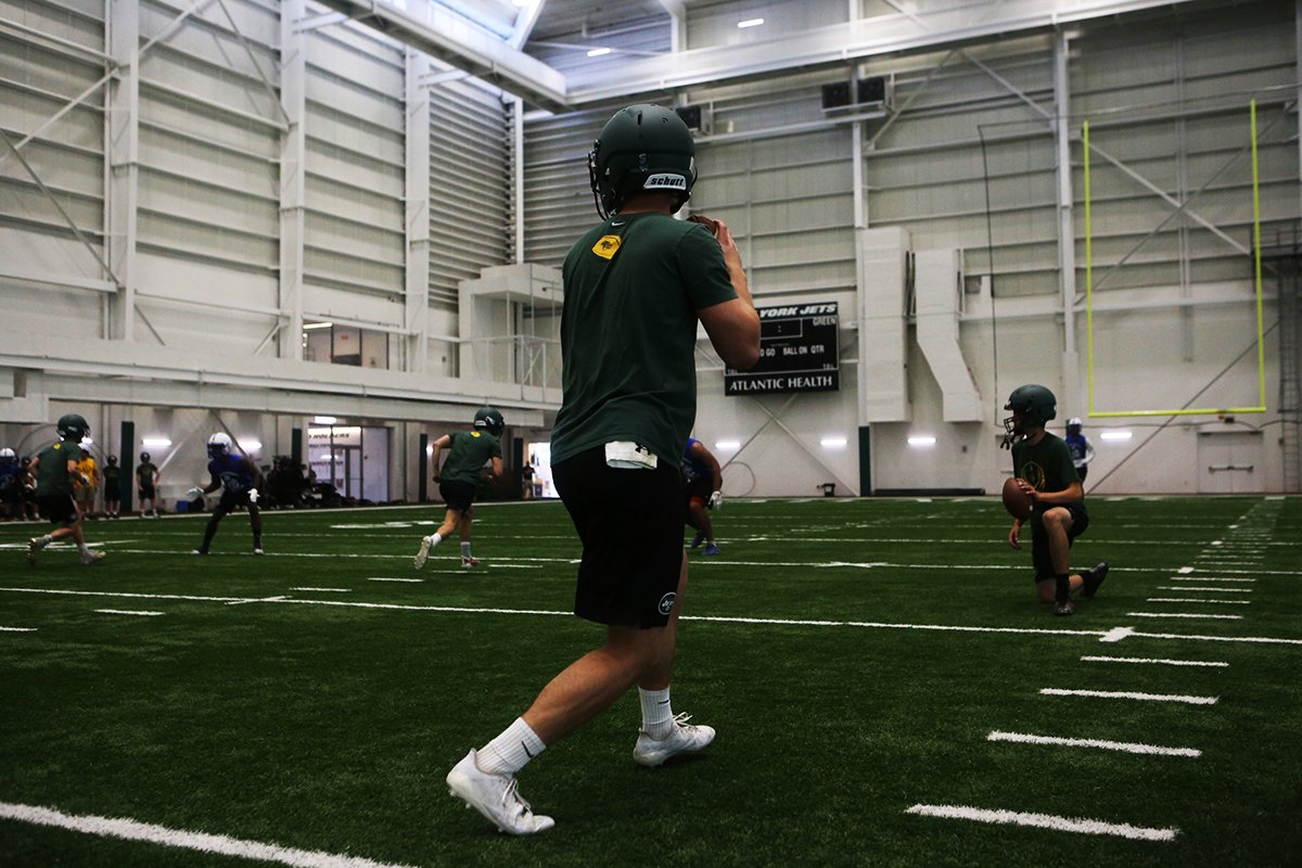 nyjets's tweet image. Thumbs up for Day 1 of our 7-on-7 high school @NFLPlayFootball tournament! #LetsPlayFootball