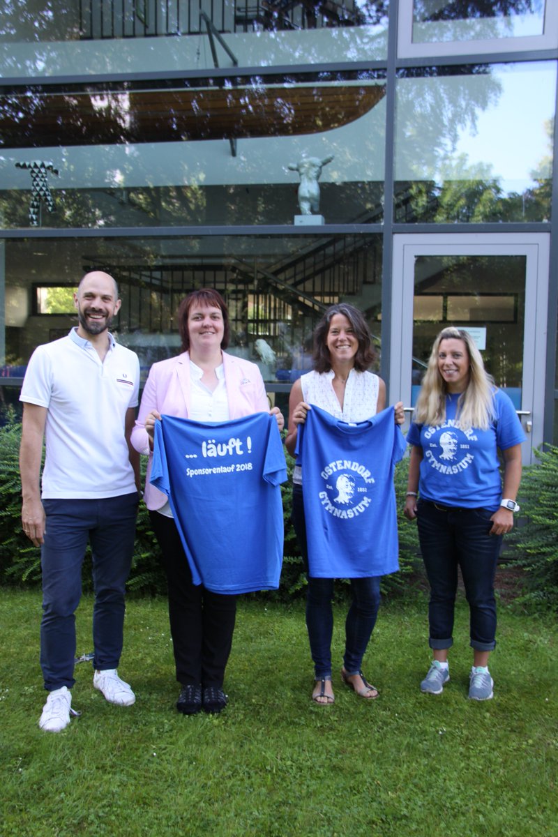 InfoOstendorf's tweet photo. Am Anfang war das T-Shirt – Sponsorenlauf 2018! Vielen Dank an die Sponsoren.#Pflege- und Seniorenheim am Osterbach #Bollweg – Fleischerei und Partyservice #Sponsorenlauf #Europaschule https://t.co/MqW5DAtotk https://t.co/dAfjtAGyx8
