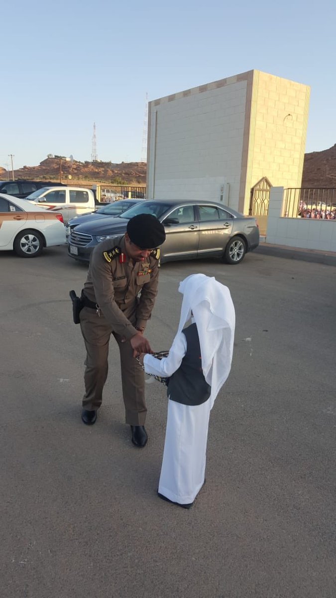 VolunteerismT's tweet photo. #فريق_الخير_التطوعي                                   يقدم التهنئة بعيد الفطر المبارك وعيد سعيد  #لرجال_الأمن.                                                                                ودام عزك ياوطن 🇸🇦 https://t.co/1OzTFJ6uFh