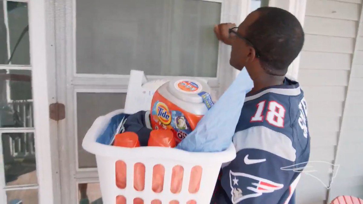 A special delivery & a special surprise from special teams captain Matthew Slater & @Tide!   Happy #FathersDay! https://t.co/uB9jyU229S