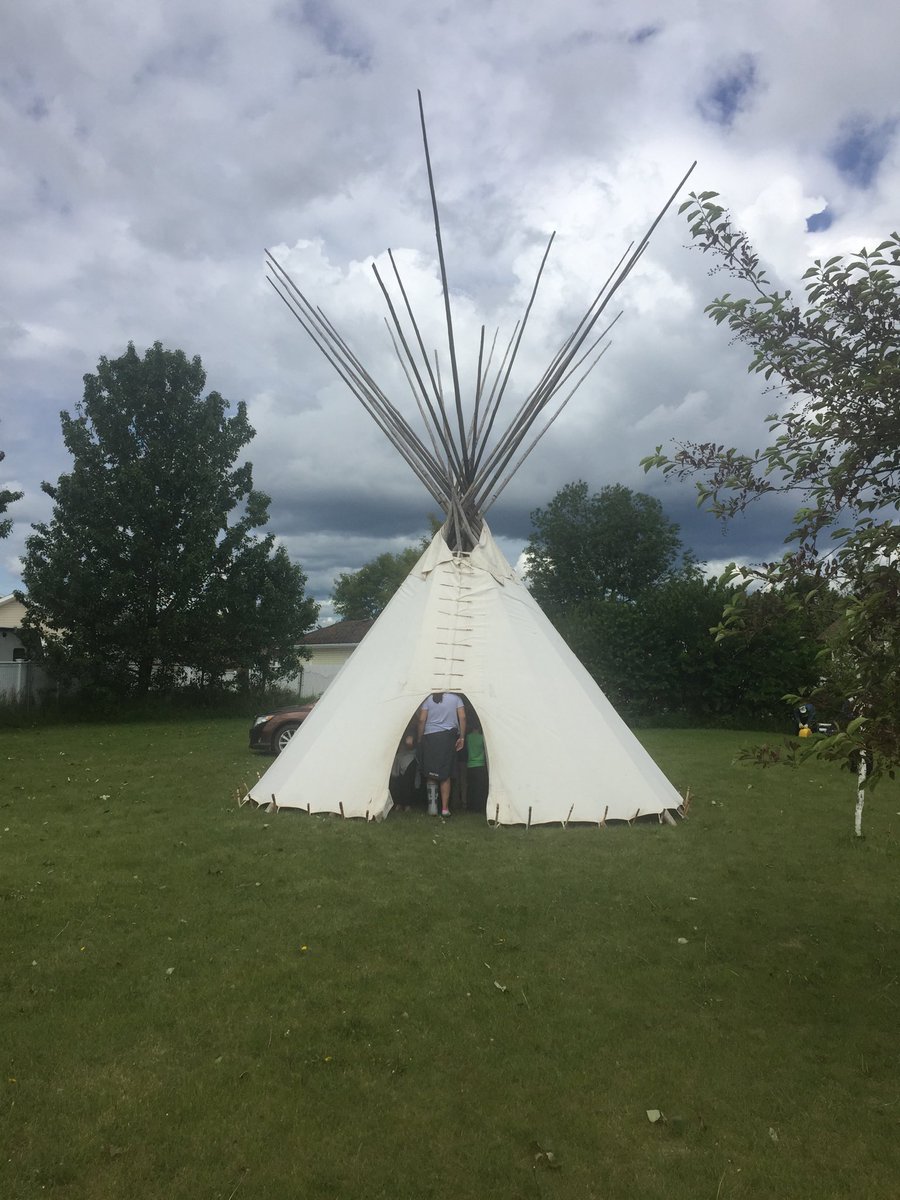 WhittenSandy's tweet photo. Our Ecole St. Mary students  are so honoured to be able to explore this teepee and a wealth of Indigenous artifacts inside. #lwcrd #lwinnovates https://t.co/5tDScfZDkf