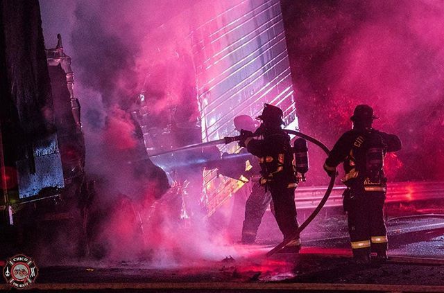 navrcos's tweet image. @chicofd -  Engine 4 at scene of a semi trailer fire along Highway 99. May 7, 2018. #ChicoFD  #ChicoFireRescue
.
 ___💥FOLLOW @CHIEF_MILLER💥_____
Use  #chiefmiller in your post.

CHIEFMILLERAPPAREL.COM .
.
Facebook- chiefmiller1
Periscope -chief_miller
Tumblr- chief-miller
Tw…