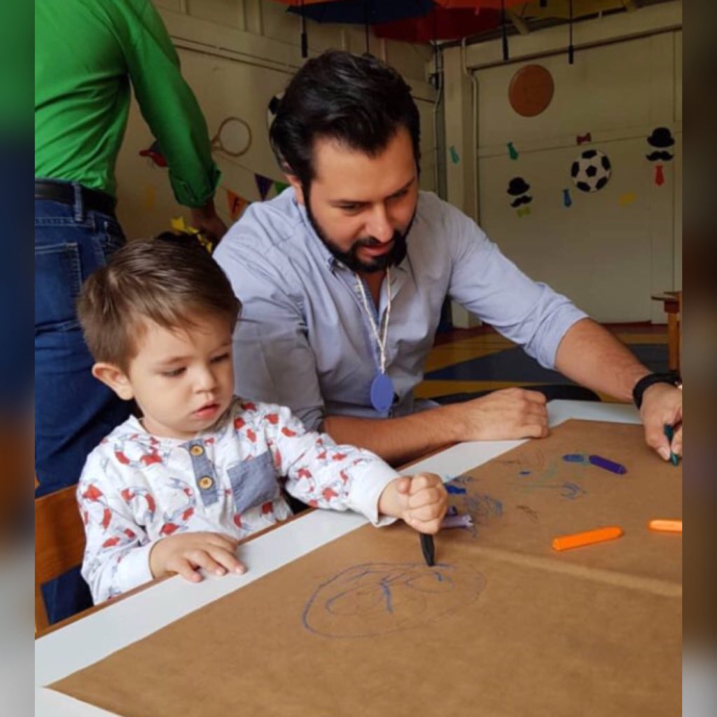 PivaMusic's tweet photo. Hoy Lucas me celebro el dia del padre en el cole 😄😄😄 https://t.co/XrGAMpPpBW