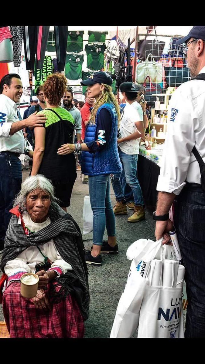 EL_CAMALEON_MX's tweet photo. Una imagen que dice mas que mil palabras si no #PreguntenleAcAnaya https://t.co/6qEaets3IJ