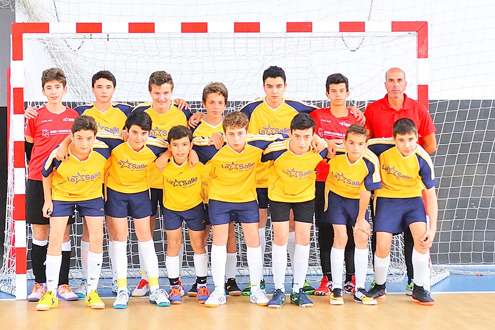 lasallesisport's tweet photo. ⚽ Segundo encuentro con derrota‼️ mucho ánimo para este equipo @lasallesi que ha demostrado durante todo el año que son unos campeones 💪#VamosLaSalle https://t.co/FfucGrU7Hx