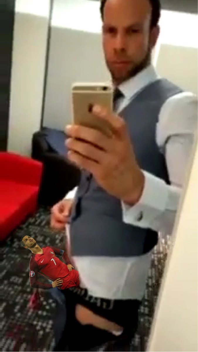 feRrsm's tweet photo. Así estuvo #CristianoRonaldo de #POR vs #ESP #IMPRESIONANTI #ESPvPOR #Zague #WorldCup #MundialRusia2018 simplemente impresionante! Hahahaha 🤣🤣 https://t.co/qATgiYy47t