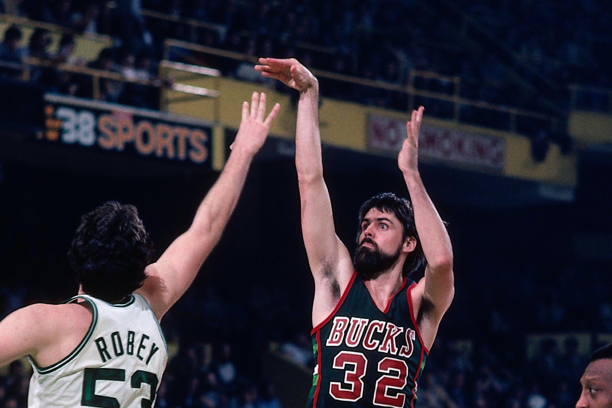 Milwaukee Bucks on X: "Brian Winters became an All-Star for the first time  in 1975-76 after just 2 years in the league!! 50 Best Player Seasons »  https://t.co/nbp4aq1Tfw https://t.co/hMJNi31SDC" / X
