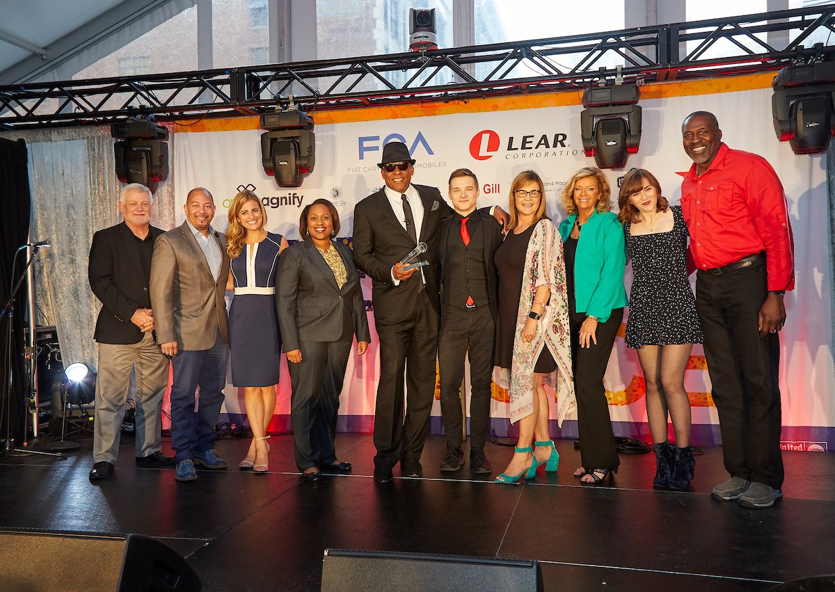 UnitedWaySEM's tweet photo. A night of friendly competition raised nearly $100K for our work in the community at the second annual #EmergingVoice last night! Thank you to @LearCorporation @FiatChrysler_NA @OneMagnify @DTE_Energy & all our sponsors. https://t.co/mz7zXgpNGU