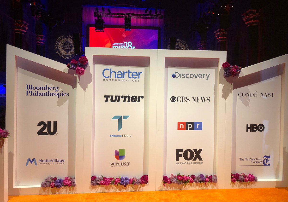 YoungKarlo's tweet photo. Yesterday I had the privilege of representing @2Uinc-powered program @SyracuseComm at #Mirrors18. Congratulations to all of the honorees and to Dean @lbranham on 10 years as Dean of @NewhouseSU! Also, always great to see Chancellor Syverud as well. Great event! https://t.co/4t89JxjXRV