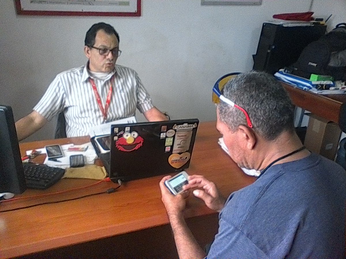 ScarletONCAtvr's tweet photo. RT @fundaciteama se realizó Reunión con Coordinador de CDT Ing. @jemora70 Y Daniel Duran Coordinador de Protección Civil articulando Prueba Psicotécnica con los egresados del Primer Curso Básico Protección Civil enmarcado en PLAN CHAMBA JUVENIL @Mppeuct #CreaTuChamba https://t.co/5V0KBrjqRO