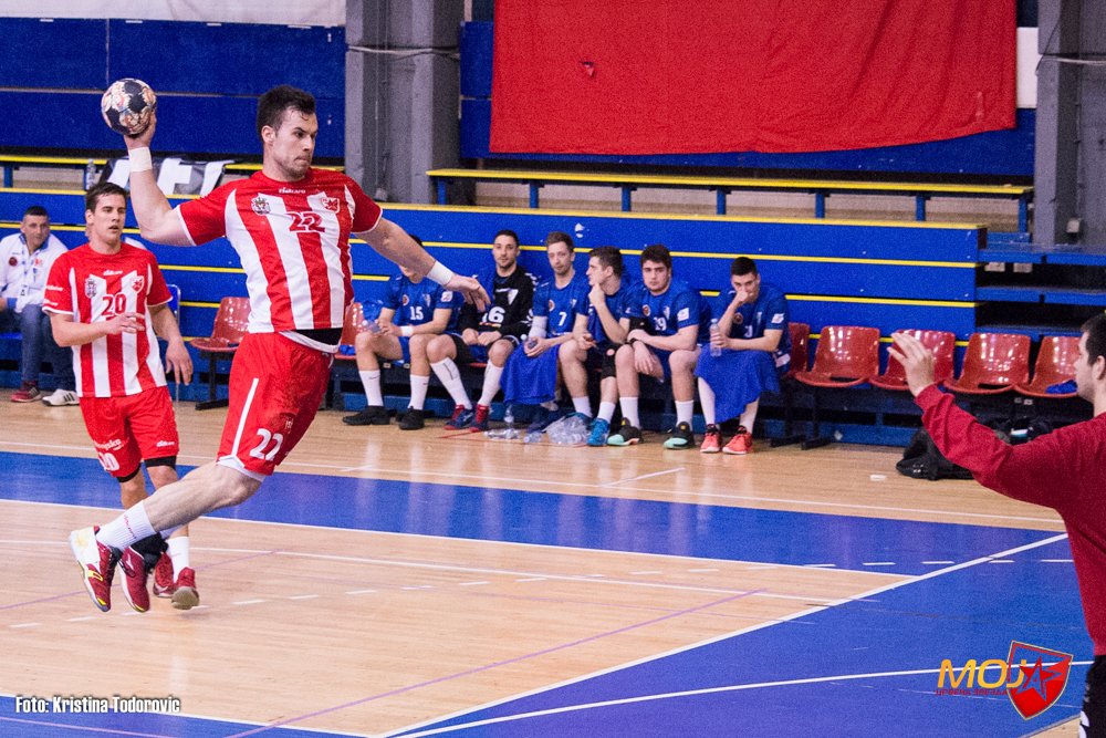 sdcrvenazvezda's tweet photo. Једна вест из рукомета: Досадашњи капитен РК Црвена звезда, пивотмен Дејан Бабић каријеру наставља у редовима вицешампиона и освајача Купа Србије, Железничара из Ниша #rkcz #handball #handballtransfers
https://t.co/T11Uzf2eLH https://t.co/Dz3BIftuYp