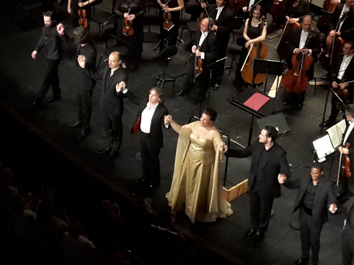 Ce soir c'était #SamsonEtDalila au @TCEOPERA ! Avec #RobertoAlagna  #MarieNicoleLemieux et #LaurentNaouri ... entre autres !  😍😍😍 #SaintSaens #Opera