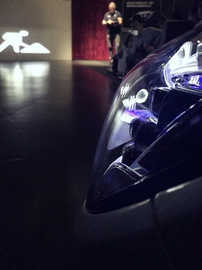 Simonette_Illi's tweet photo. TecDay at #CESAsia 2018 in Shanghai: @Daimler C.A.S.E. Strategy exemplified through exhibitions of its 🔋EVs #ConceptEQ and #smartVisionEQfortwo, its #DigitalLight 🔦 with over one million pixels per headlamp, and its intuitive Mercedes-Benz User Experience #MBUX https://t.co/XKMeKO5go3