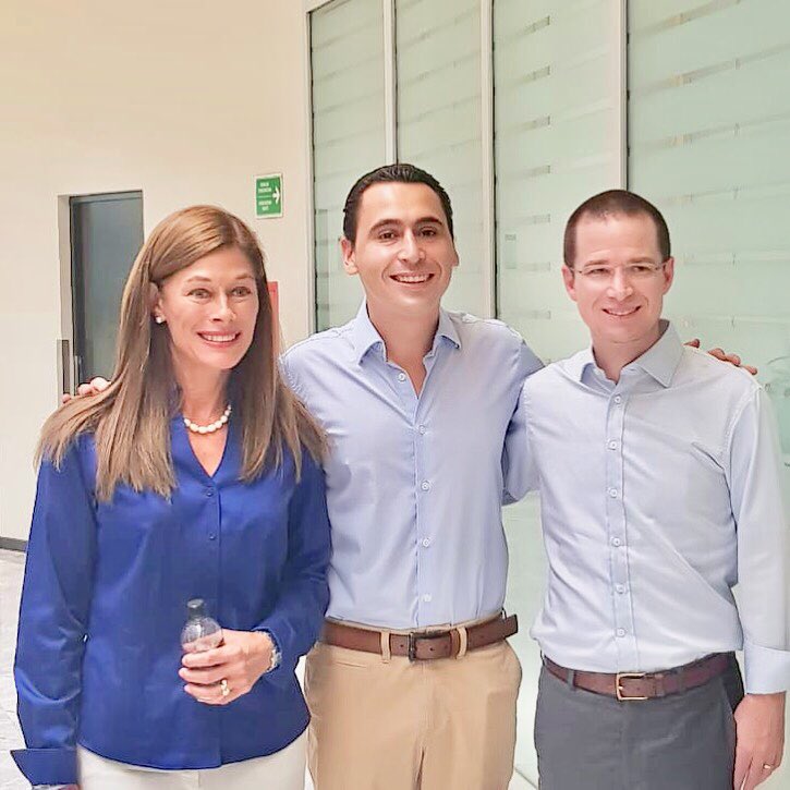 luissusarrey's tweet photo. Alineación ganadora @RebecaClouthier @RicardoAnayaC https://t.co/OfEL74649Q