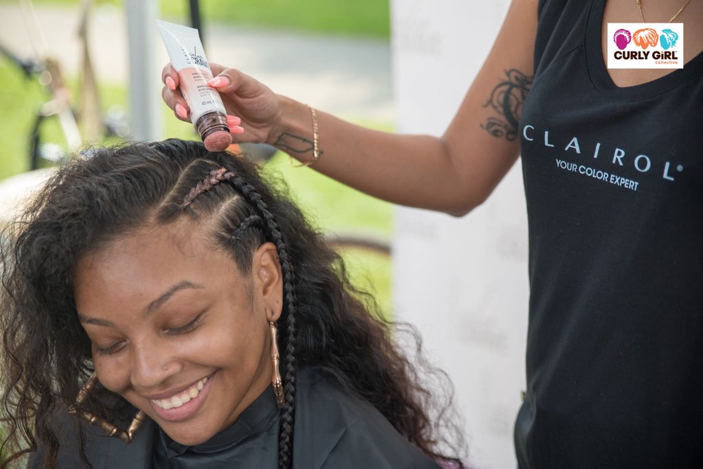 ILOVECGC's tweet photo. We’re still here ! Giving you great flashbacks. Stop by our sponsors booths for surprises and to maybe get your hair styled 🤗🌀 💆🏾‍♀️ @CremeOfNature @ClairolColor @MielleOrganics #CURLFEST #curlfest2017 #fbf #curlyhairgoals #naturalhair #naturalbeauty #naturalbeautyfestival https://t.co/VXCjlnFxZn