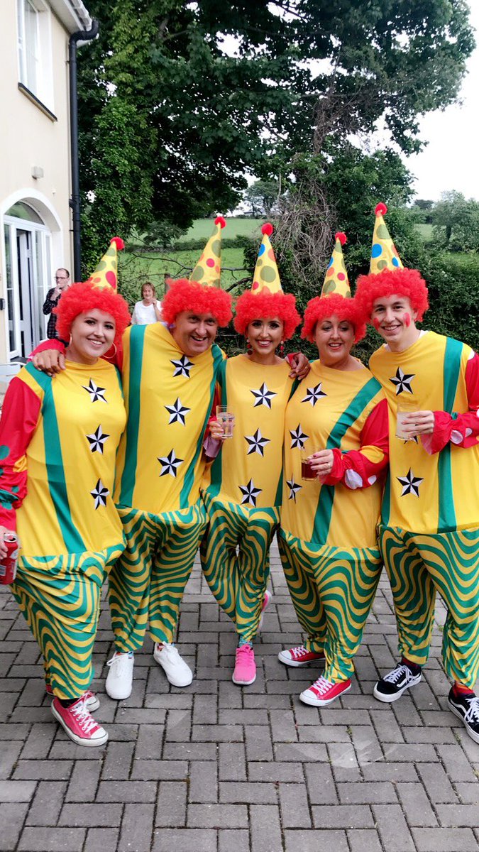Cliona94's tweet photo. The HURLEYS at Aims 🤡🎉🥂 #aims2018 https://t.co/KTigonffgK