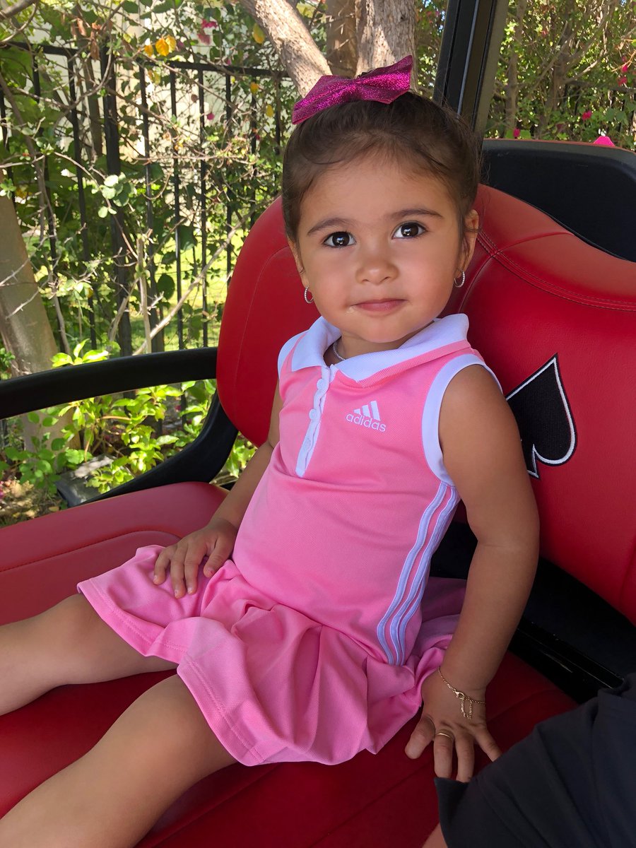 CatherinePaiz's tweet photo. My baby’s sneaky little smile kills me 😍😍😍 https://t.co/g3OGZmYggS