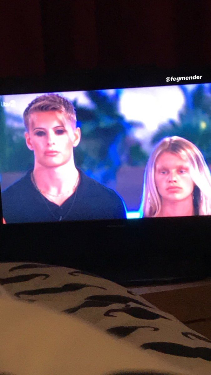 mxgfender's tweet image. I swapped their faces hahaha I’m dead #loveisland
