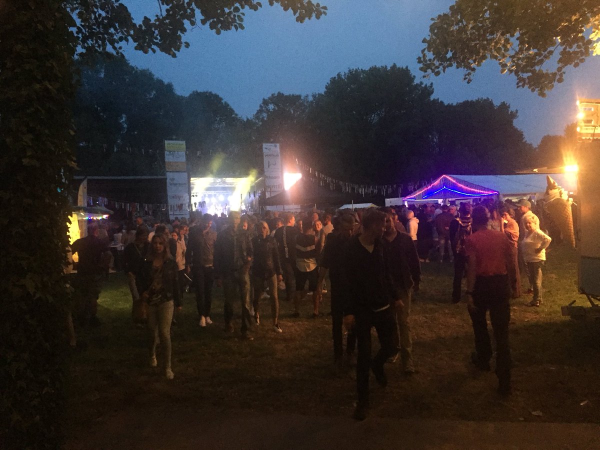 bortkoelewijn's tweet photo. Bij prachtige zomeravond veel gezelligheid bij #fullcolorfestival Kampen. Wordt morgen vervolgd! https://t.co/kuoq9QSkaa