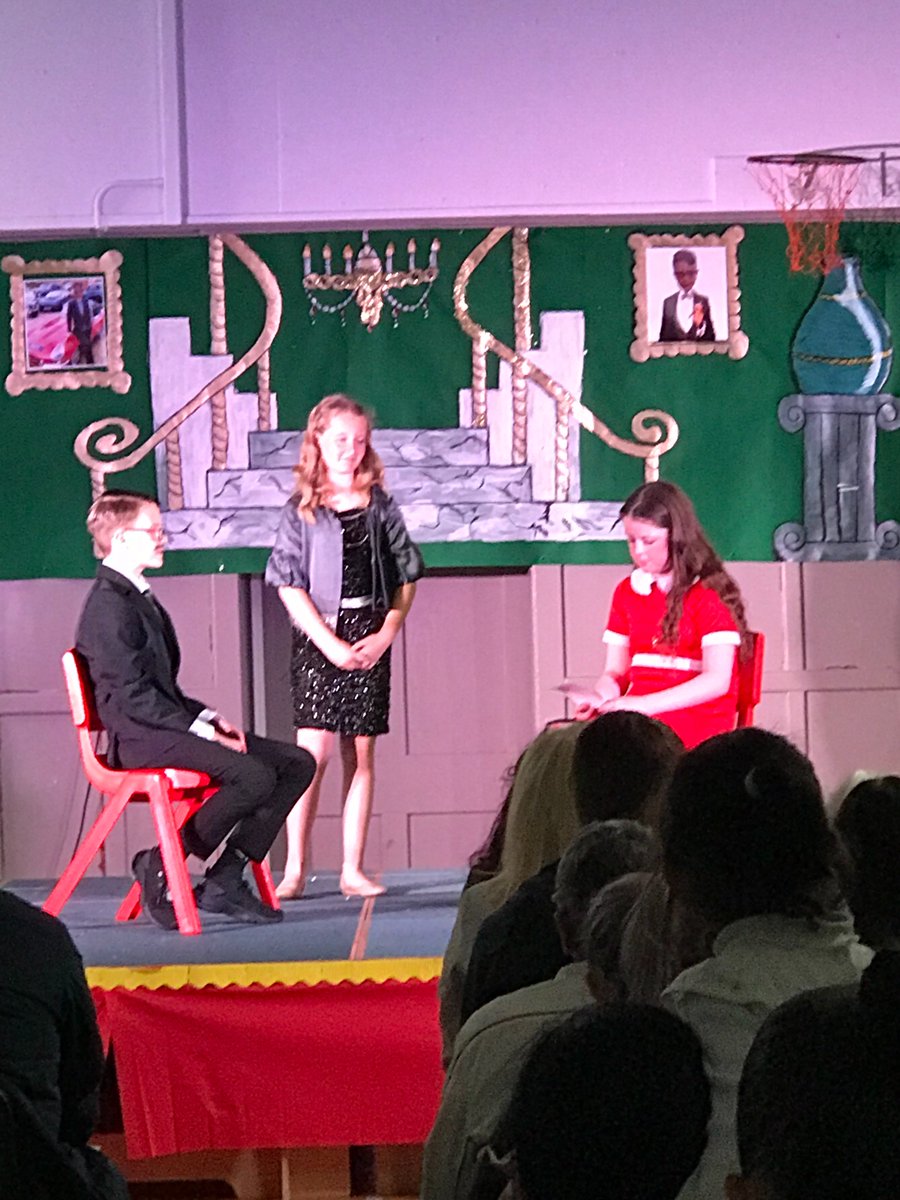 dan070184's tweet photo. @BalornockPS Annie show ❤️ https://t.co/8hWUYzAkAq