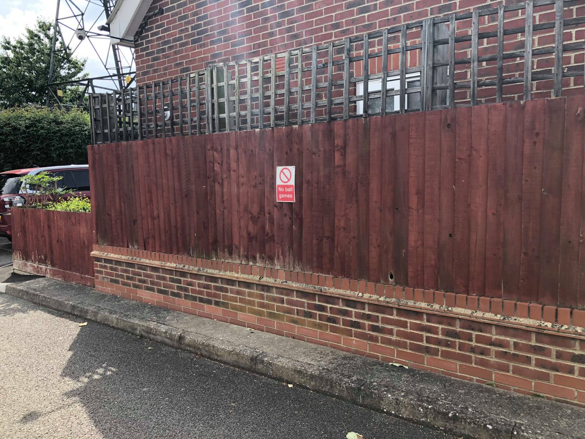 dallenluton's tweet photo. This is how far 20 meters gets me from my lounge, not even out of my road #MSEnough #ScrapPIP20m If you can walk just one step over 20 metres, which is roughly the length of two double-decker buses, the UK Government say you don’t need higher level mobility support. https://t.co/r2eNKN4oi7