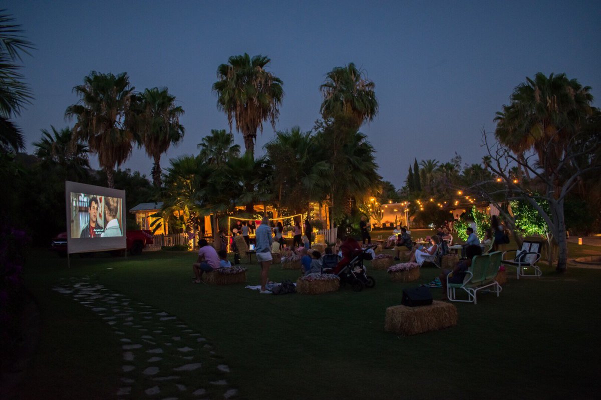 🎬 Summer Movie Night 

📆 Every Wednesday, 8:30pm
🍿 Complimentary popcorn, water &amp; lemonade. ⠀⠀⠀⠀⠀⠀⠀⠀
🍕 Pizzas, 🥙 salads, cotton candy &amp; raspados available for purchase.
⠀⠀⠀⠀⠀⠀⠀⠀⠀
📌 No charge but you need to make reservations | reservations@flora-farms.com