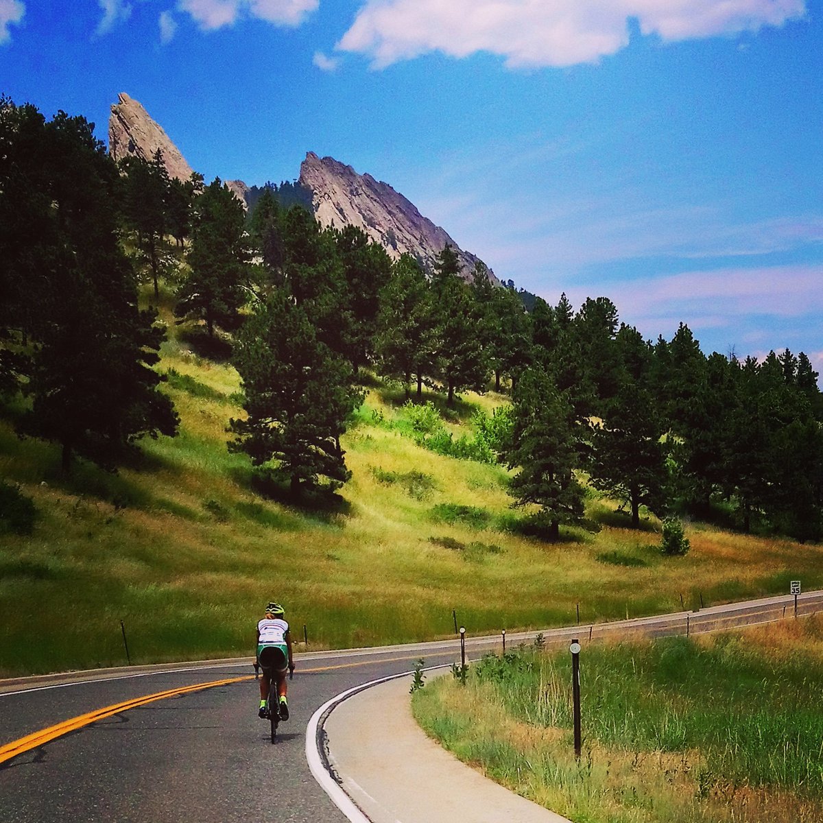 emgrant1's tweet image. Altitude boot camp with la Drexel! #boulderbubble #highandsober