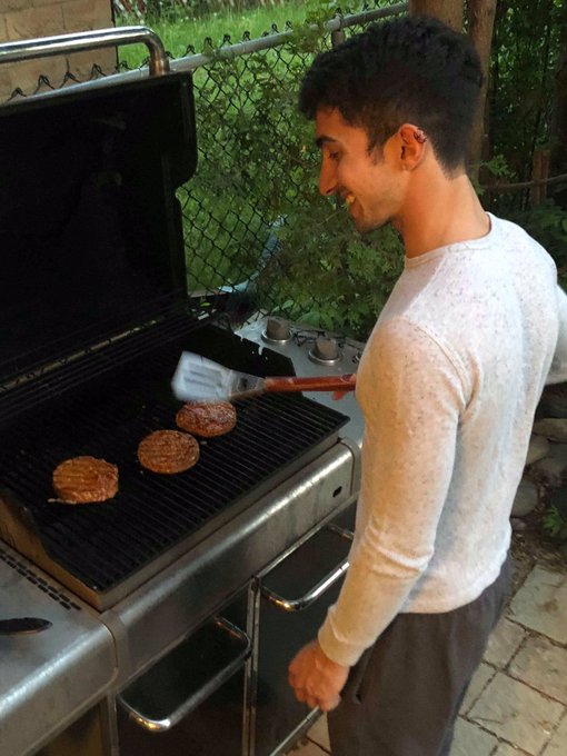 It's time for Dinner! 🍔 https://t.co/LglJ0Vmv8o<a href="/tag/cannabislegalization"class="tags"><span>#cannabislegalization</span></a>