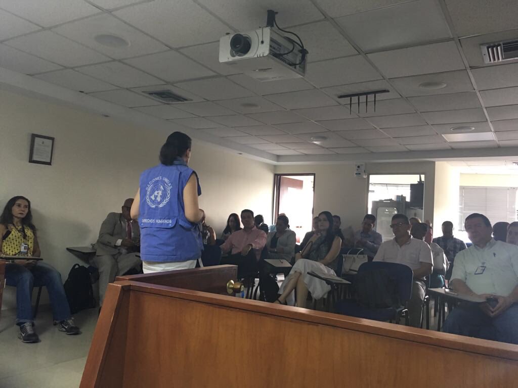 ONUHumanRights's tweet photo. El análisis sobre el fenómeno y las medidas de la lucha en contra de la #corrupción debe centrarse en la afectación al ser humano #DDHH18 @PGN_COL https://t.co/aiZwxpOmvW