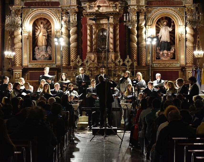 AgCbaCultura's tweet photo. 🗣Coro de Cámara del @TdelLibertador
 en la Compañia de Jesús ⛪ 

Compartimos las imágenes📸 de una velada única.🎶
#EntreTodos #Federalizando #FindeCultural @AgCbaCultura https://t.co/0KsyUTkfQ3
