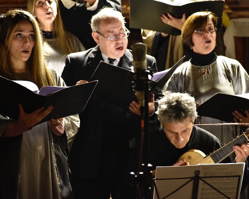 AgCbaCultura's tweet photo. 🗣Coro de Cámara del @TdelLibertador
 en la Compañia de Jesús ⛪ 

Compartimos las imágenes📸 de una velada única.🎶
#EntreTodos #Federalizando #FindeCultural @AgCbaCultura https://t.co/0KsyUTkfQ3