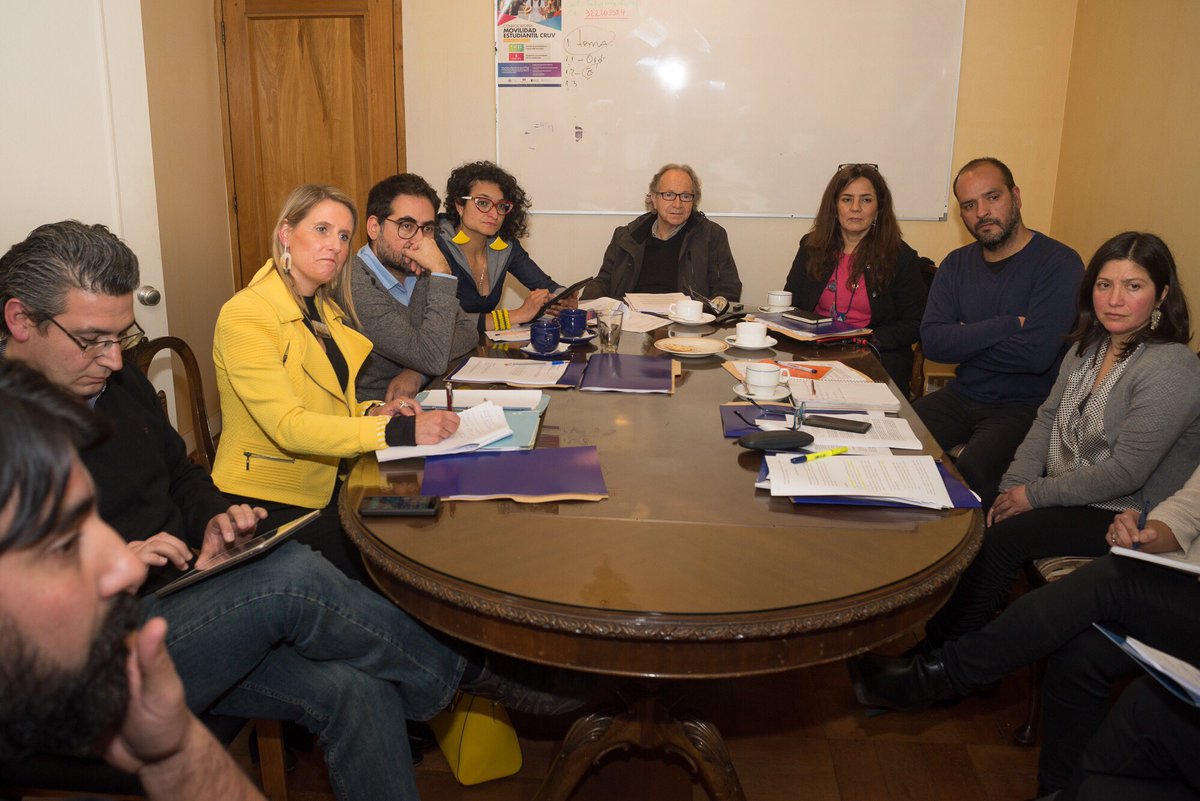 sindicatopcdv's tweet photo. @sindicatopcdv presente en sesión de Directorio @parquevalpo para exigir y velar por cumplimiento de petitorio de movilización. @Cutchile @anefchile @AfucapCultura @ANFUCULTURA https://t.co/MfwuePjMTP