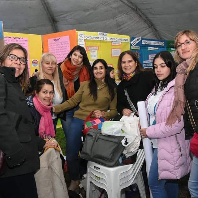 VeriVeron's tweet photo. Feria Educativa de Ciencias Arte y Tecnología Distrital Lincoln Región 14
Modalidad de Adultos Presente!!! Felicitaciones por su Paso a la Instancia Regional!! Inmensa Alegría!! https://t.co/FvNlSLNWwd
