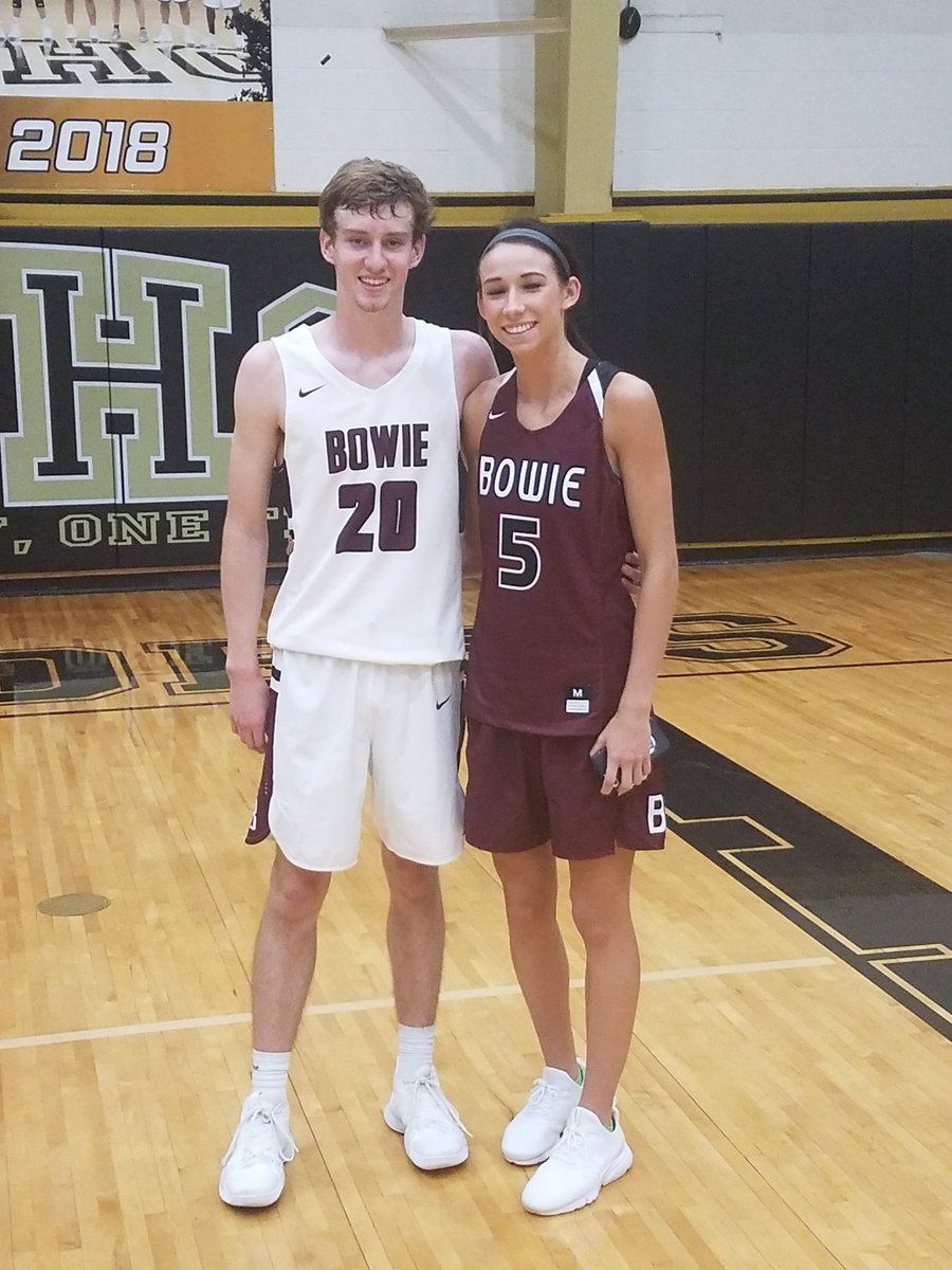JerryCantwell's tweet photo. One last time to put on the Bowie uniform!!!! 2 AWESOME kids!!!@chips_and_kaso2 @kamryn_cantwell https://t.co/QrJntT40Pk