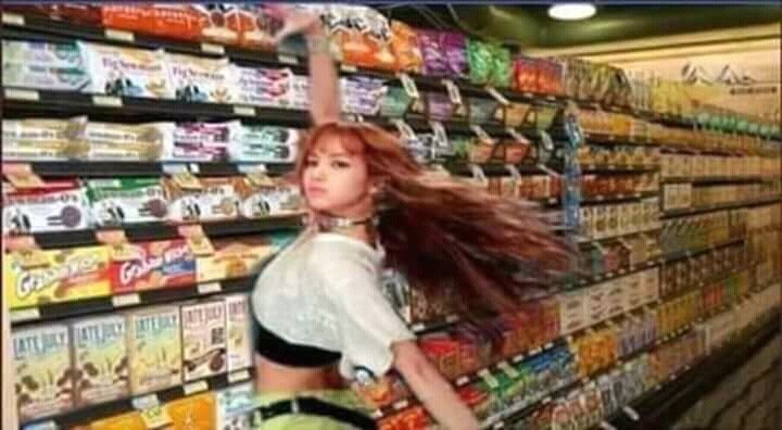 Limbernadette26's tweet photo. 🍭[ccto; owner]
To those blinks whoever did this.. Let's talk 😆 https://t.co/RamH9uxgOU