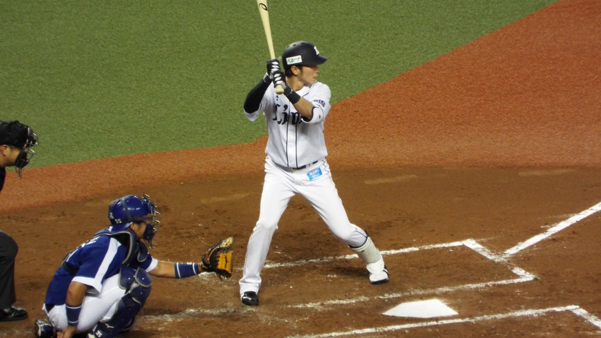 keixd001gameph's tweet photo. 2018/6/15 埼玉西武VS中日
走れ金子さあ一歩踏み出して　その瞬間を掴め

最近右打者のイメージしかない金子侑司
#seibulions 
#CatchtheFLAG2018
#栄光をつかみ獲れ https://t.co/L6nJForGge