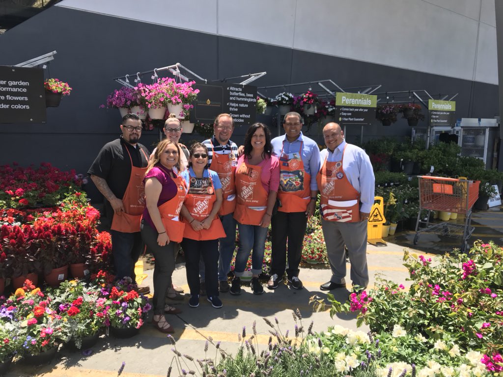 ANewmanhd's tweet photo. Amazing  Job Steve and Julie on driving live goods. Great day learning about how to Find,Know and Grow our PRO business. https://t.co/8Q7E2nVwOW