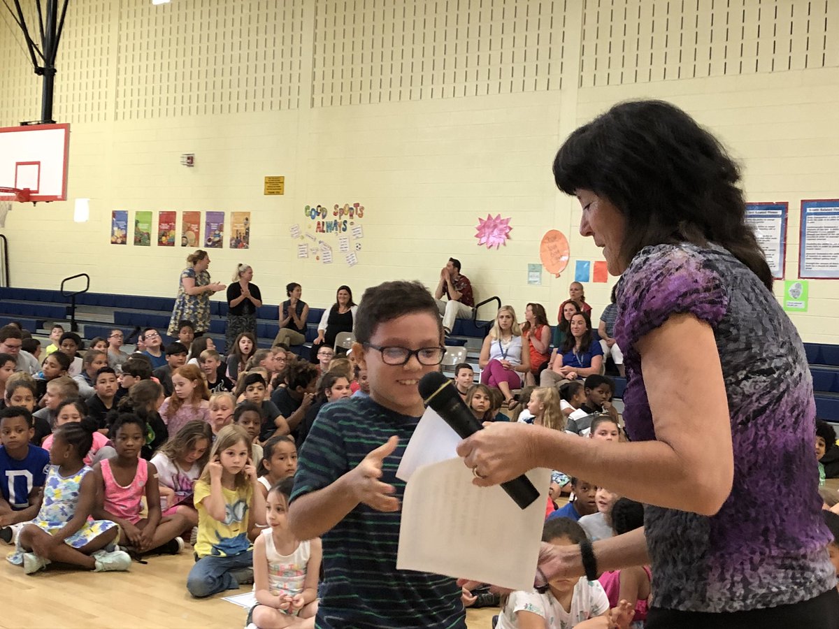 DunfeePride's tweet photo. Students celebrate meeting the 3,000,000 minute Reading Race Challenge! #DunfeePride https://t.co/LWwE4xP6qw