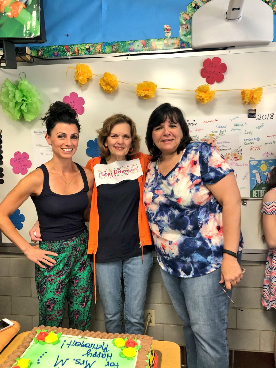 MsJofLINCOLN's tweet photo. They got Mrs. Marchioni up on the hill to the cardinal!!What a great day !Thanks teachers and parents for all of the treats and organization. Thank you students for making her last coffee house truly special.❤️@readwriteriggio (I don’t have your pic🙁) @dorothy_horgan @gSSlr10 https://t.co/0xGBLoaIwd