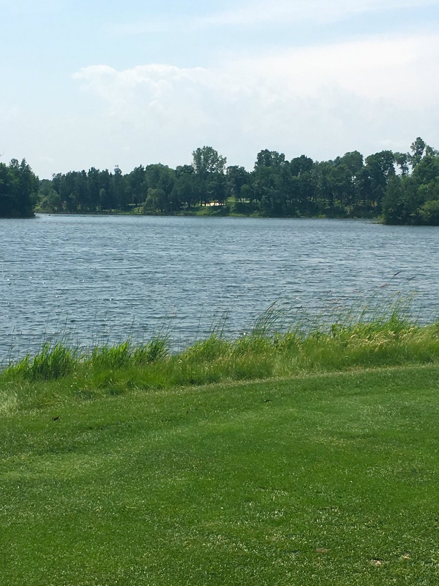 paranydai's tweet photo. @ANNIKA59 such a relaxing view from the 17th tee box at The Royals in Lake Elmo, MN. Great par 4’s but the greens were fierce! #3putt #willplayagain https://t.co/w8ui22YtLB
