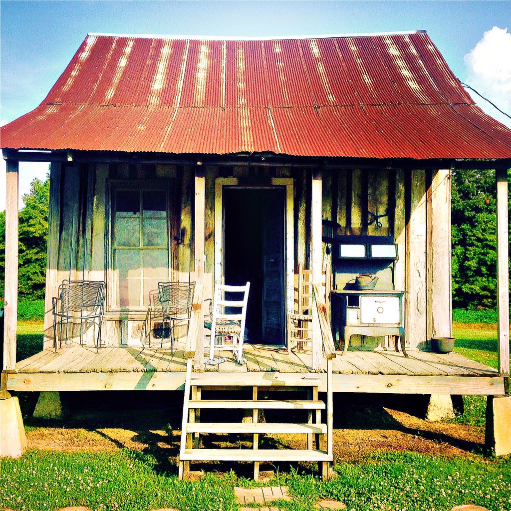 martin_maximum's tweet photo. More than a refuge. Between Money Road and the Tallahatchie River, isolated but for the ghosts who start to drift each night round twilight. 

#tallahatchieflats #whenthebluesaintblue 

Thank you @TravelGreenwood @VisitTheDelta https://t.co/aoky6MhQy2
