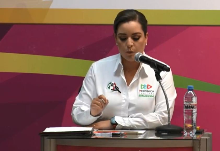 vanguardiamx's tweet photo. #DebateCoahuila #Elecciones2018🗣👥 "Quiero un #Coahuila seguro y prospero". "Sé trabajar y sé dar resultados" https://t.co/DYxj3Hg7VY https://t.co/aA8YsXKre5