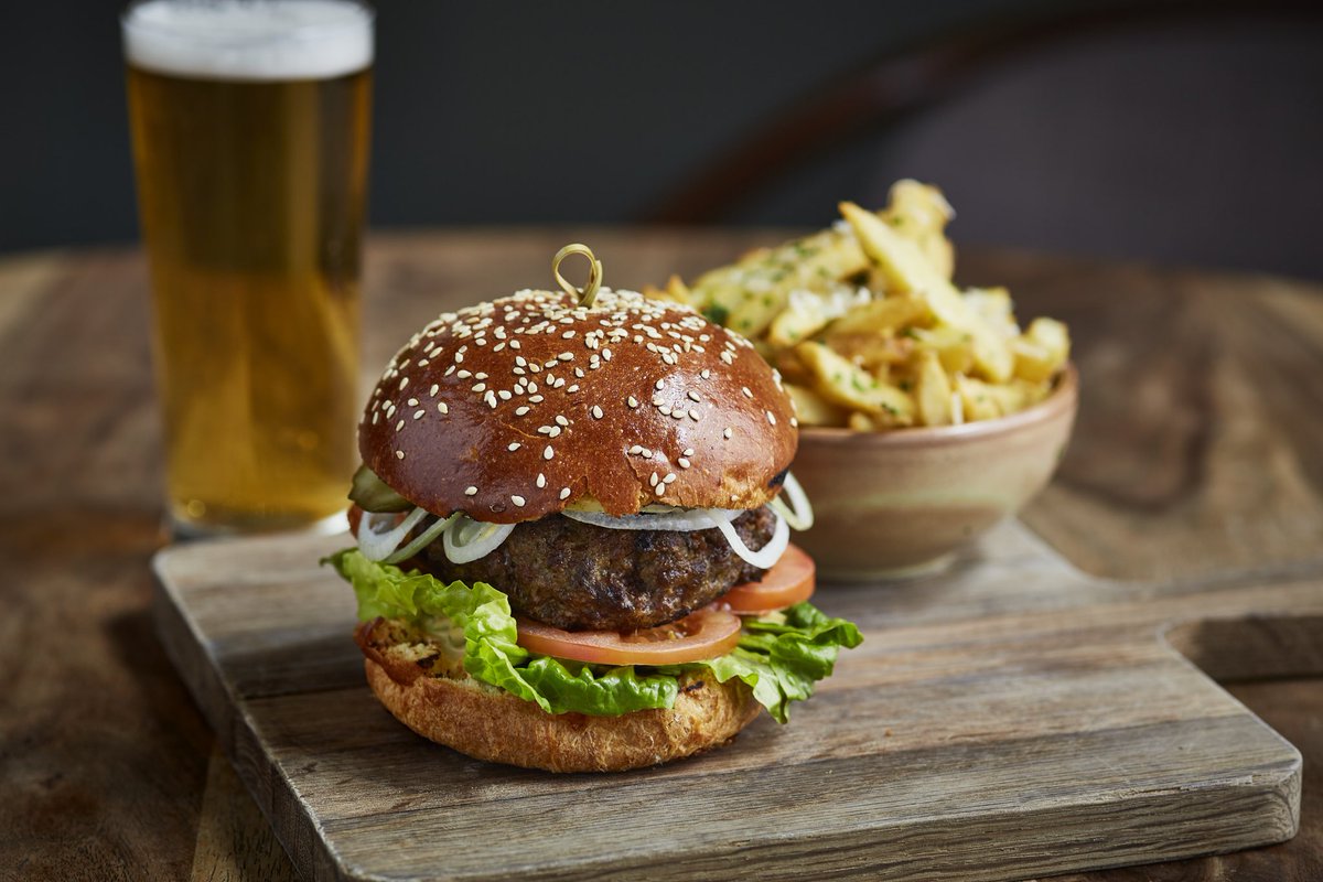 The Thomas Cubitt tweet media