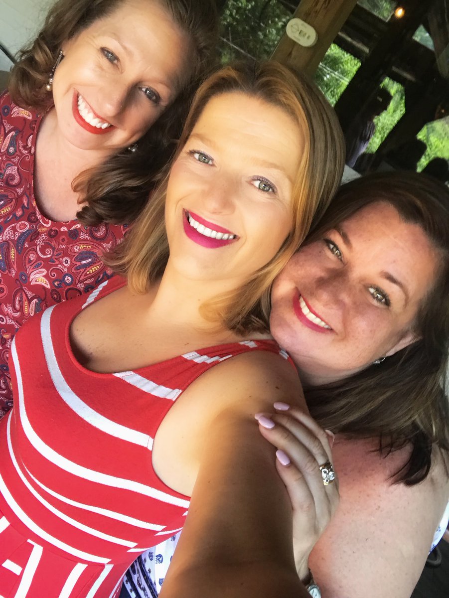OanaBrooks's tweet photo. Sometimes, you just have to #takeabreak and #reset with #friends.... and #cocktails 
#fridayfun #its5oclocksomewhere #baltimorecity #baltimorelife #baltimorefun #mybmore #funwithfriends https://t.co/wjPm1scsxN