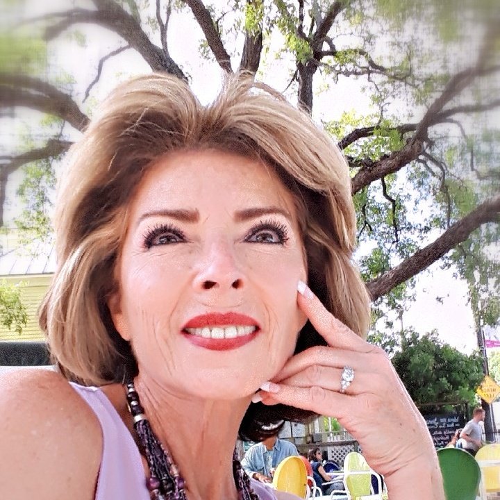 Patricia Castillo ( pcn172000) Twitter