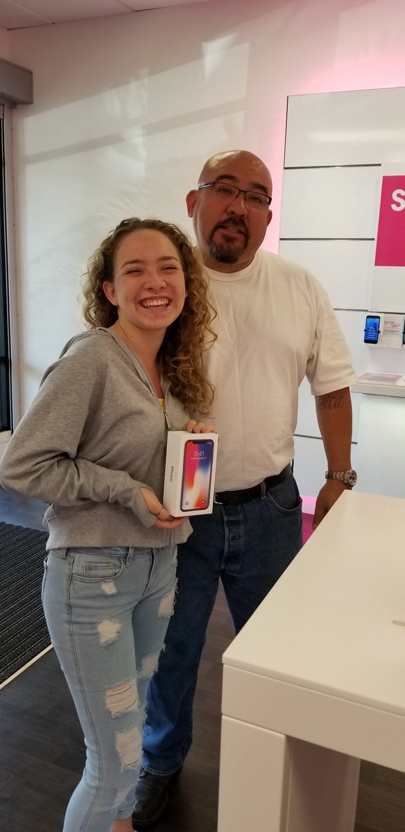 Tyler_EW's tweet photo. Great times with some great customers! A new IPhone X for a nice graduation gift. Congratulations! #classof2018 #theuncarrier #tmobile #customerobsessed #121F @TMobile @magentaash805 @onblanco7 @isaac2691 @nazarma https://t.co/n4XgLtNFOY