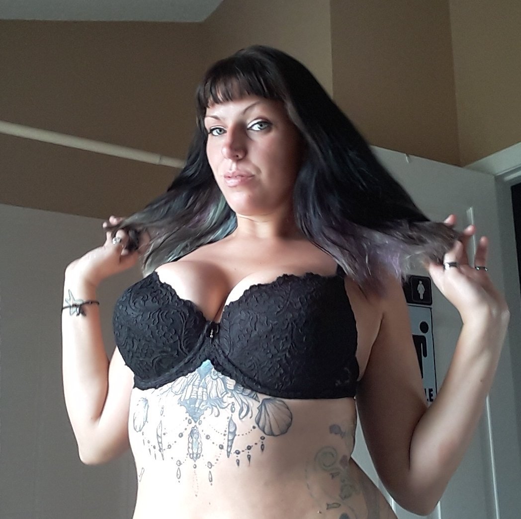 Vanessa Rain on X: Keep your eyes open for today's shoot.. it was a good  one t.cochkFCXHHYf  X