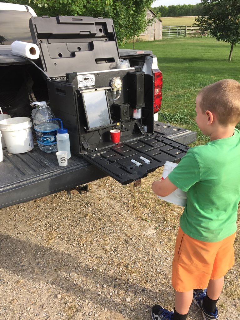 NZwambag's tweet photo. Training your replacement @girl_agronomist @360yieldcenter #soilscan nitrate movement plot #fridaynightfun https://t.co/da2YMcf1MK