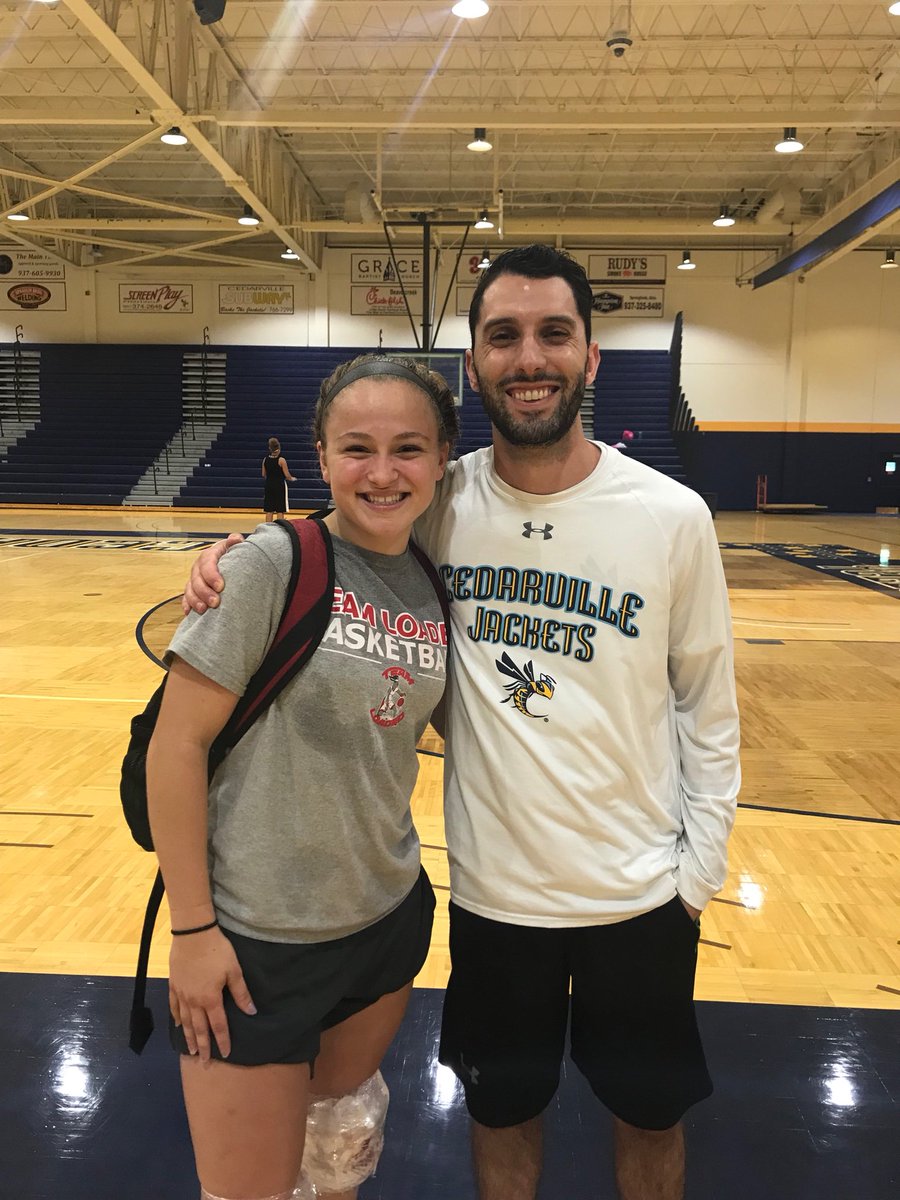 1CortezQuarles's tweet photo. I absolutely Love this Kid Drive and Determination to Conquer ALL...Way to represent 2020 PG MacKenzie Freeze at @CedarvilleWBB Elite Camp‼️‼️‼️ #TeamLoaded703 #TeamLoadedGirls #TL703 @KenzFreeze2020 @FFMF4Life https://t.co/7N0pkVHndF